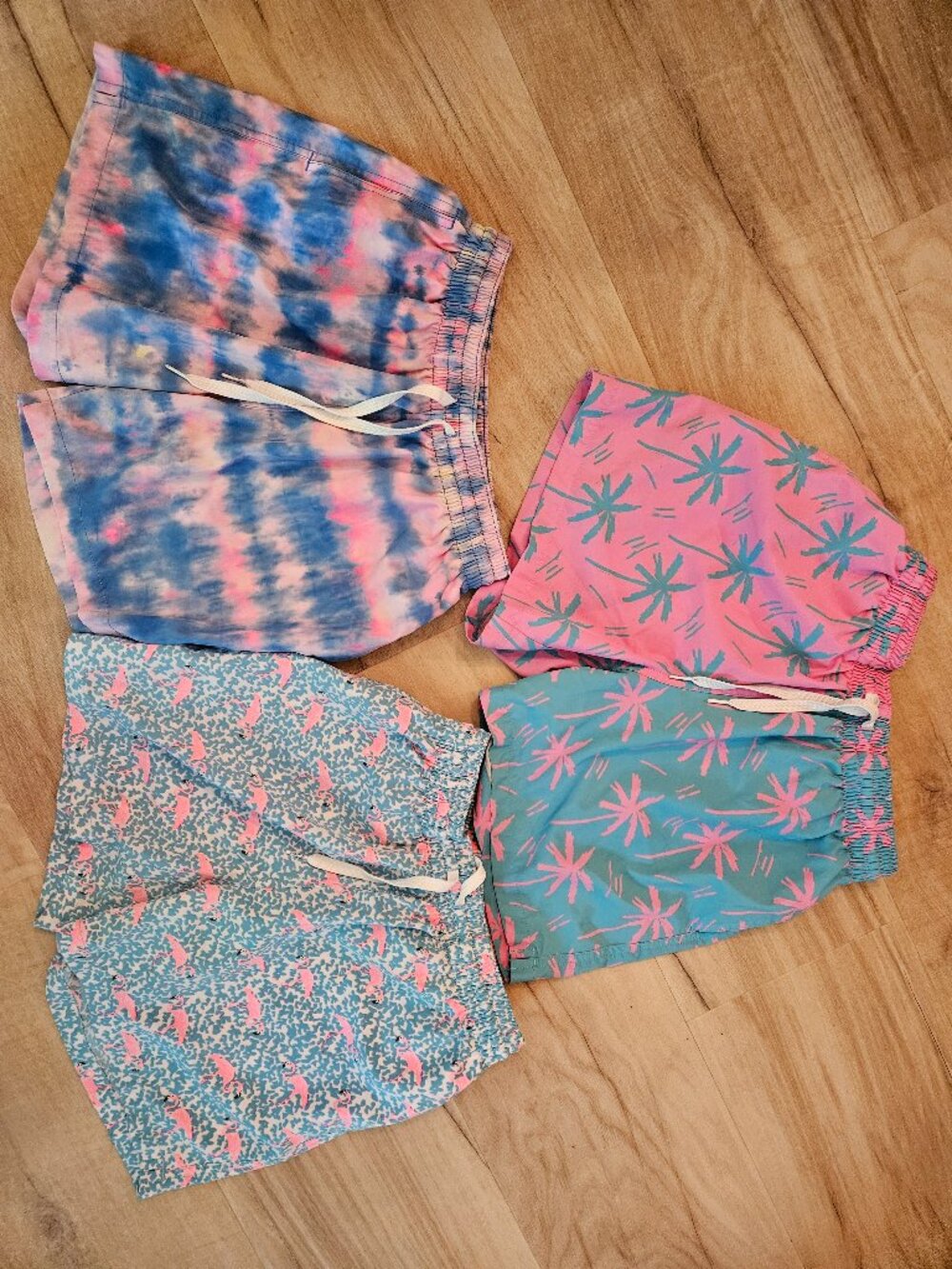 Chubbies mens swim trunks size small. Lot of 3. Back zipper pocket.